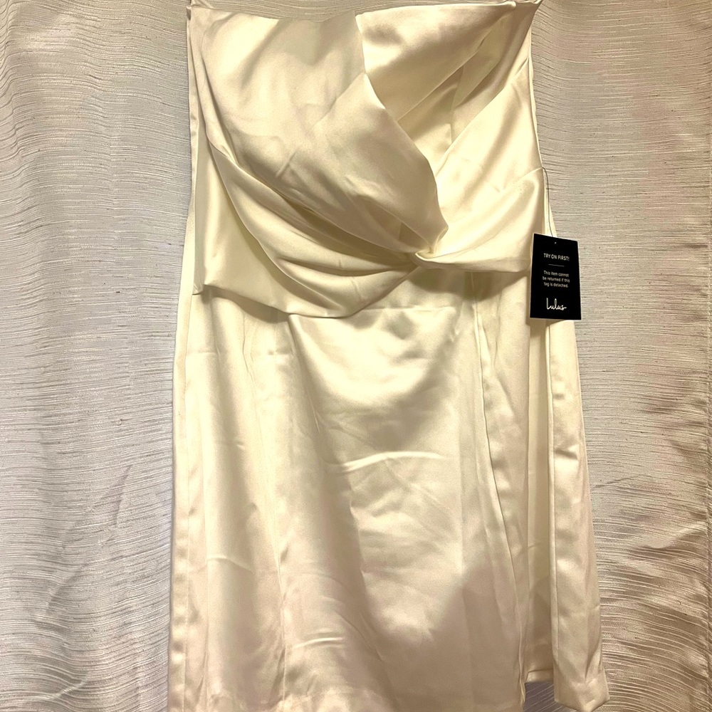 Lulu’s Sz M Strapless satin dress